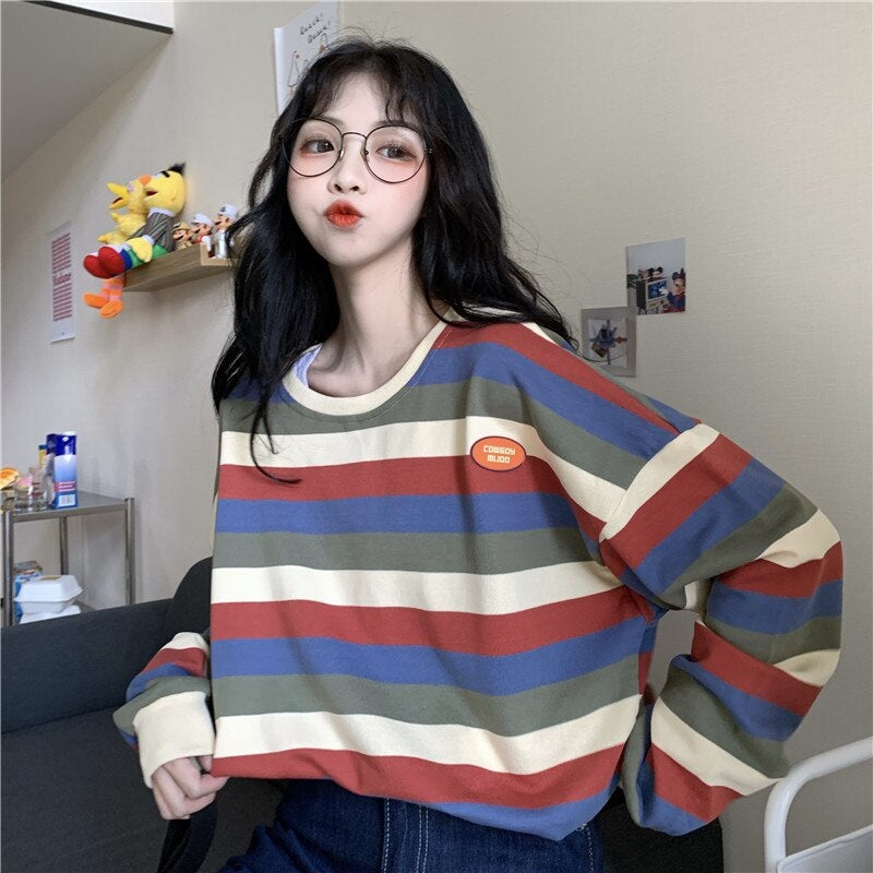 Students loose stripes sweatshirt